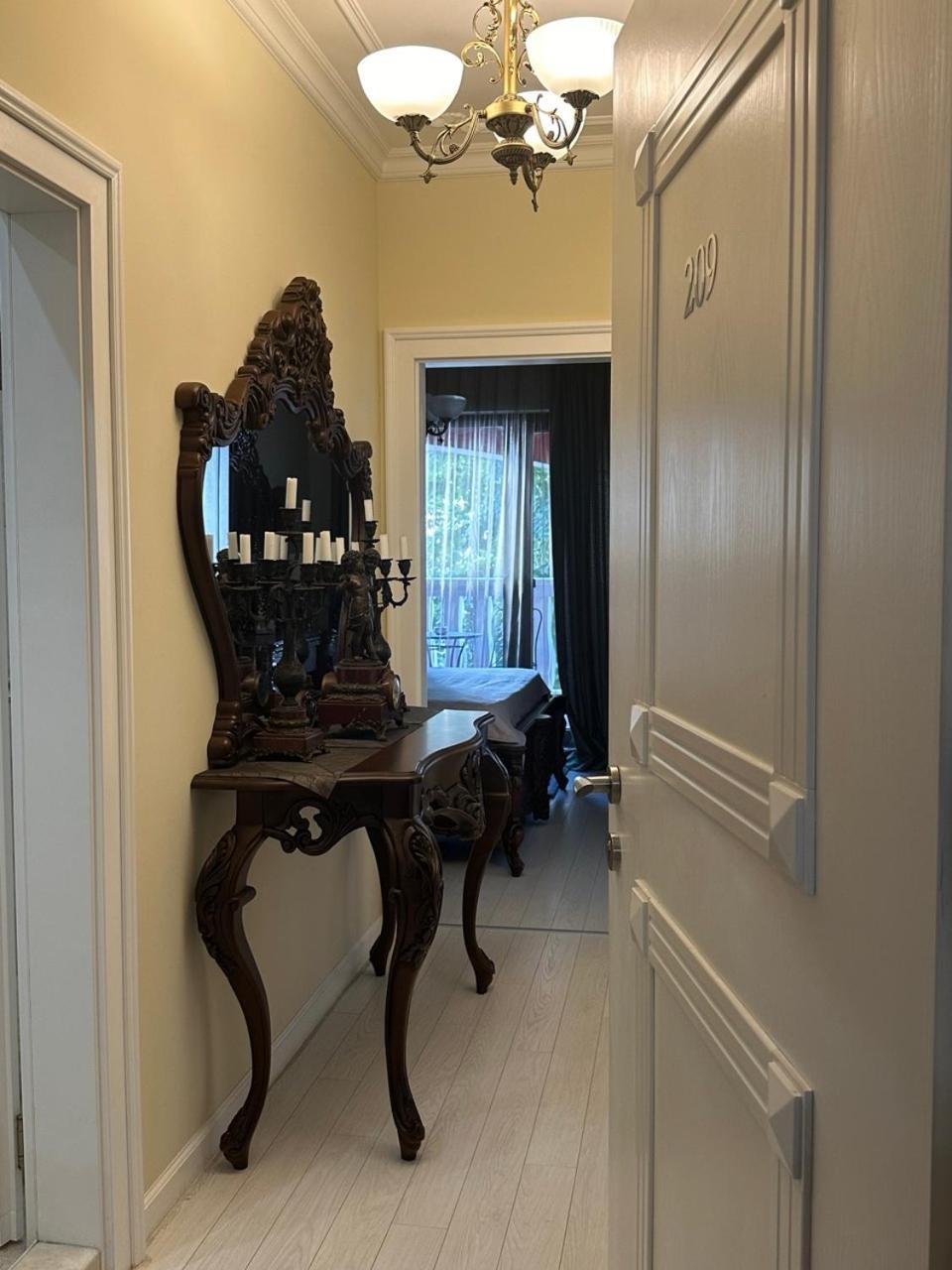 Central Luxury Antique Apartment Βάρνα Εξωτερικό φωτογραφία
